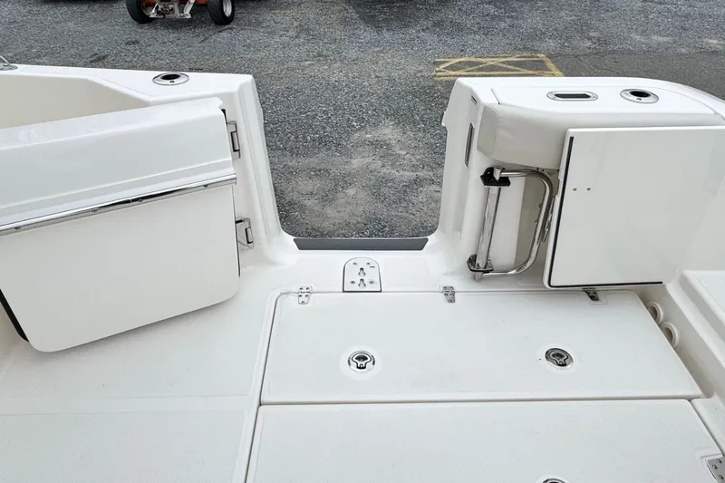 Slide: The Image of Boston Whaler 325 Conquest 2026 - 13