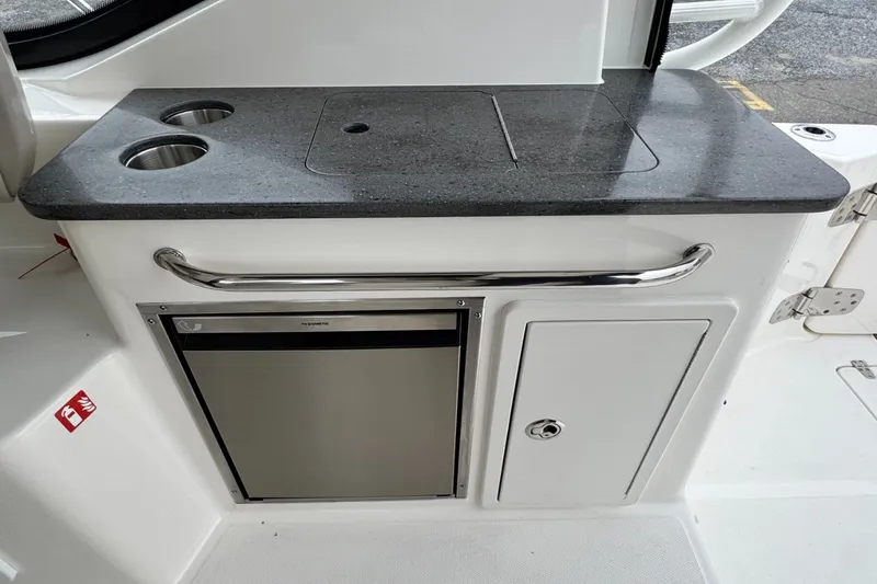 Slide: The Image of Boston Whaler 325 Conquest 2026 - 20