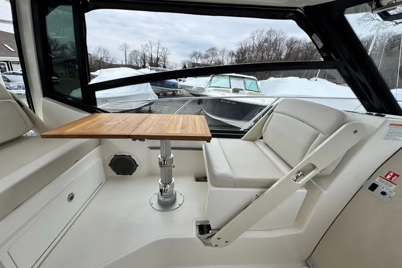 Slide: The Image of Boston Whaler 325 Conquest 2026 - 28
