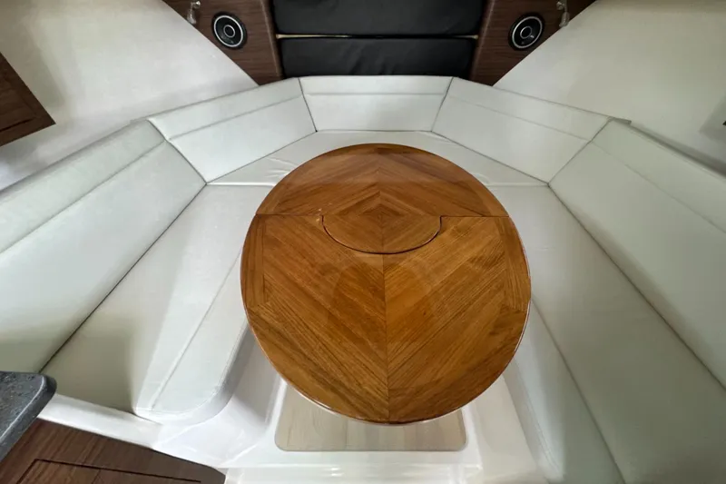 Slide: The Image of Boston Whaler 325 Conquest 2026 - 38