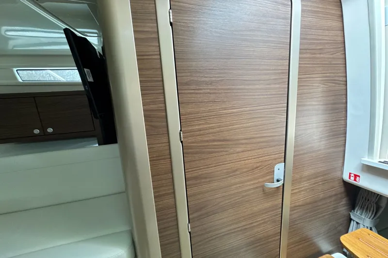 Slide: The Image of Boston Whaler 325 Conquest 2026 - 42