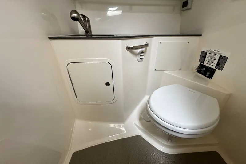 Slide: The Image of Boston Whaler 325 Conquest 2026 - 45