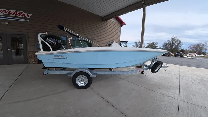 Slide: The Image of Boston Whaler 160 Super Sport 2026 - 1