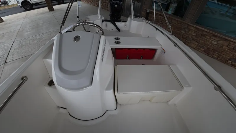 Slide: The Image of Boston Whaler 160 Super Sport 2026 - 10