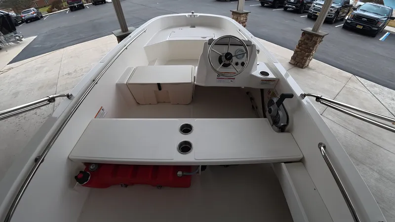Slide: The Image of Boston Whaler 160 Super Sport 2026 - 5