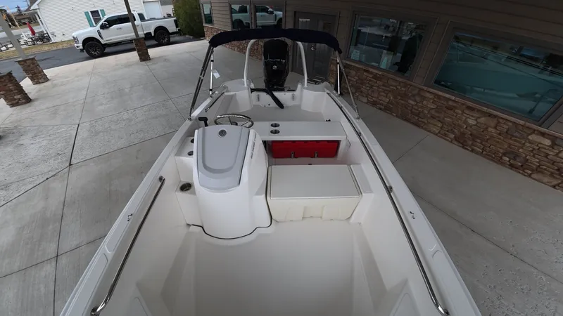 Slide: The Image of Boston Whaler 160 Super Sport 2026 - 9