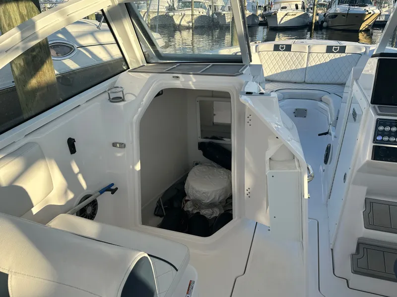 Slide: The Image of Sea Fox 268 Traveler 2025 - 12