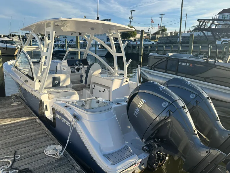 Slide: The Image of Sea Fox 268 Traveler 2025 - 4