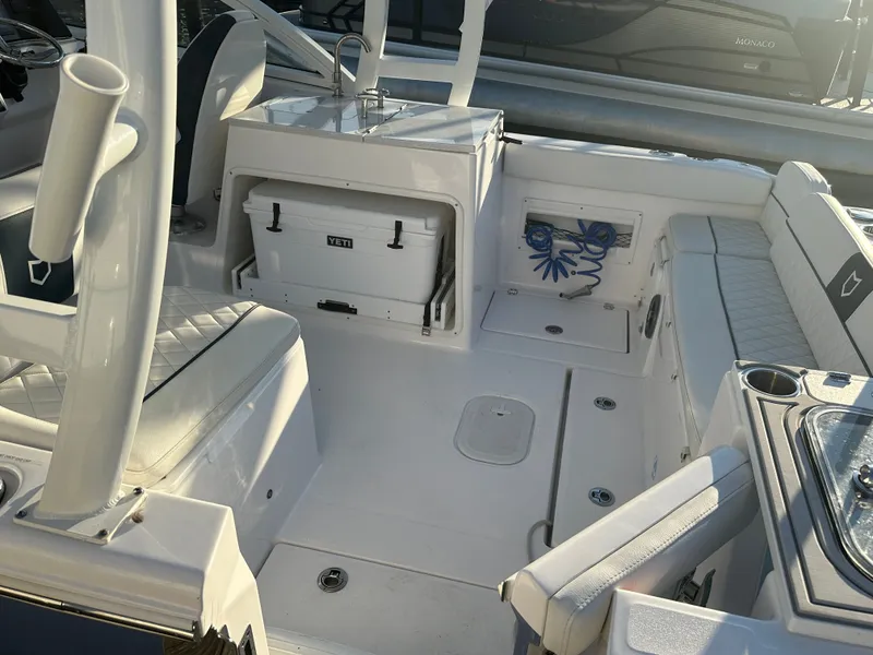 Slide: The Image of Sea Fox 268 Traveler 2025 - 5