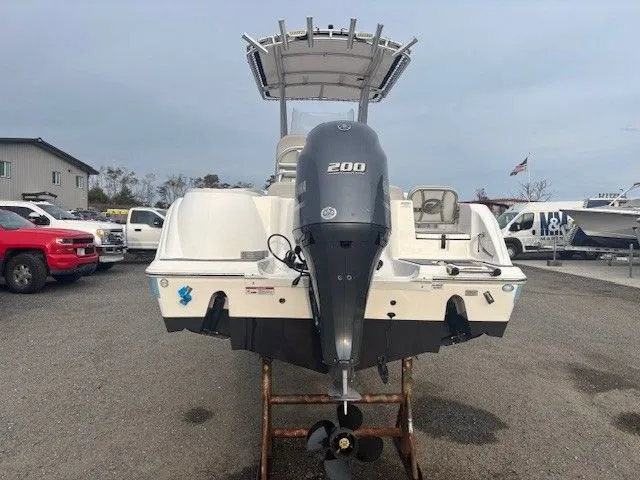 Slide: The Image of Sea Fox 228 Commander 2023 - 11