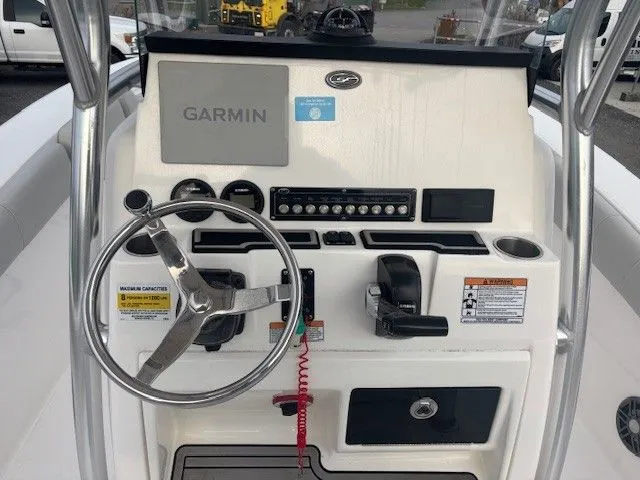 Slide: The Image of Sea Fox 228 Commander 2023 - 16