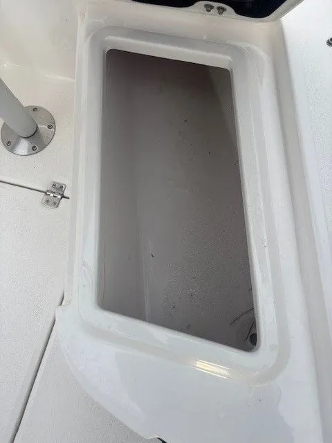 Slide: The Image of Sea Fox 228 Commander 2023 - 21