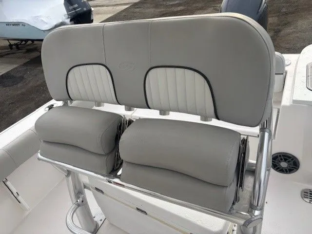 Slide: The Image of Sea Fox 228 Commander 2023 - 23