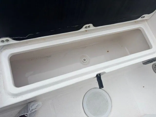 Slide: The Image of Sea Fox 228 Commander 2023 - 24