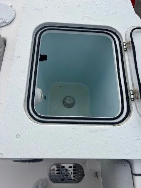 Slide: The Image of Sea Fox 228 Commander 2023 - 27