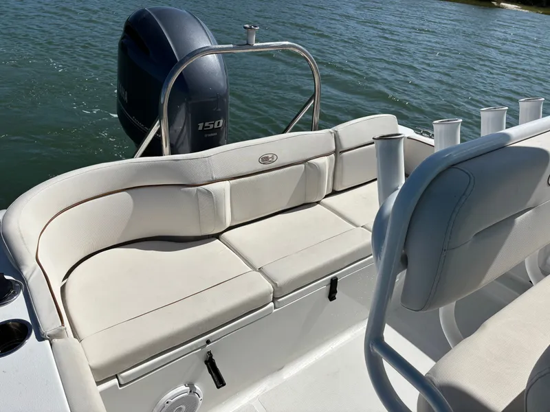 Slide: The Image of Sea Hunt Ultra 219 2021 - 19