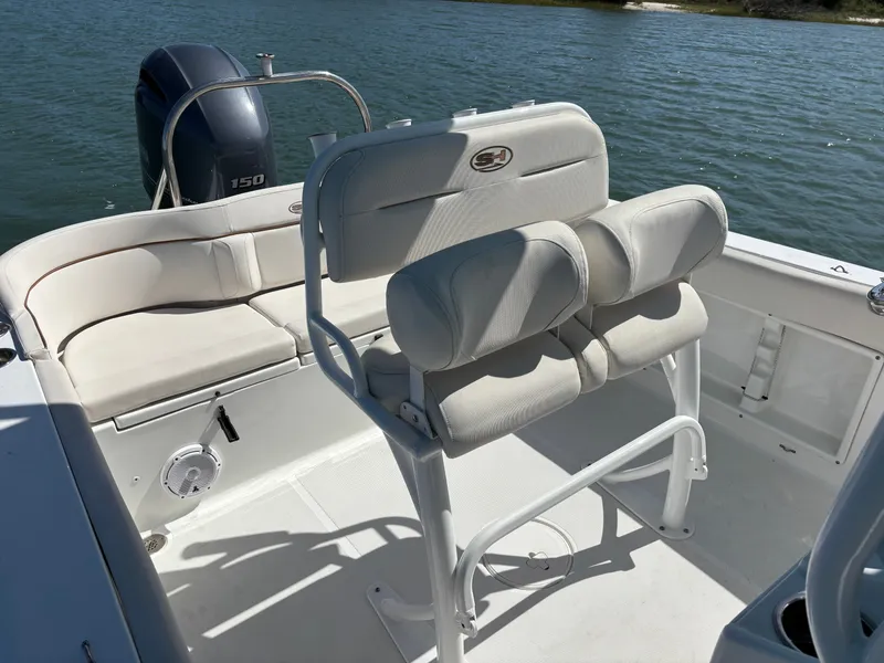 Slide: The Image of Sea Hunt Ultra 219 2021 - 22