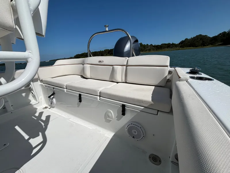 Slide: The Image of Sea Hunt Ultra 219 2021 - 25