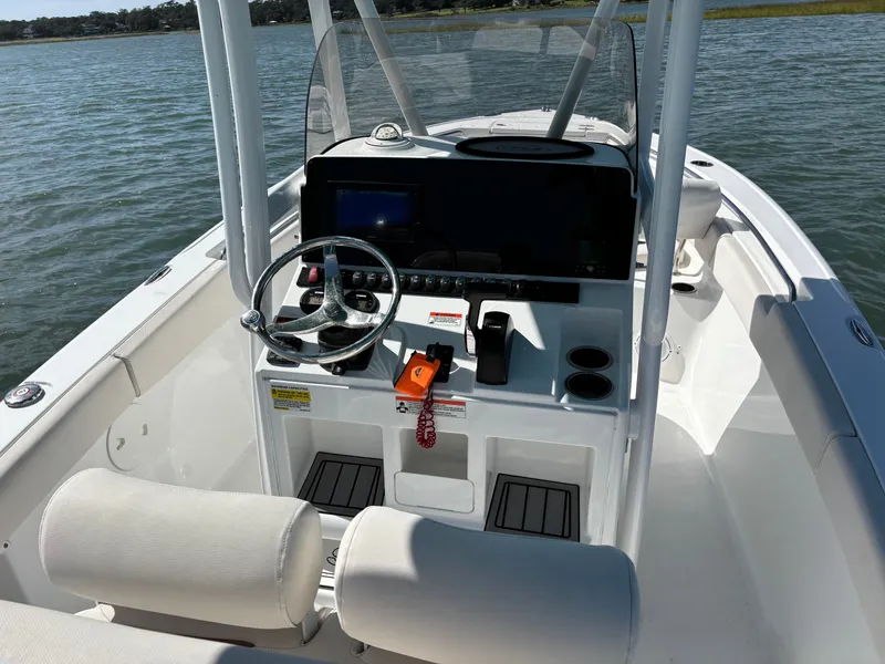 Slide: The Image of Sea Hunt Ultra 219 2021 - 30