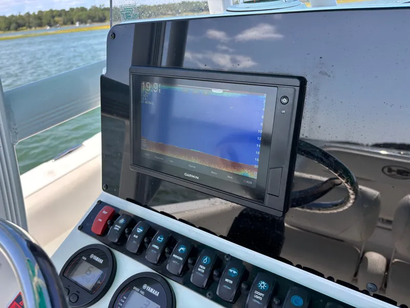 Slide: The Image of Sea Hunt Ultra 219 2021 - 32