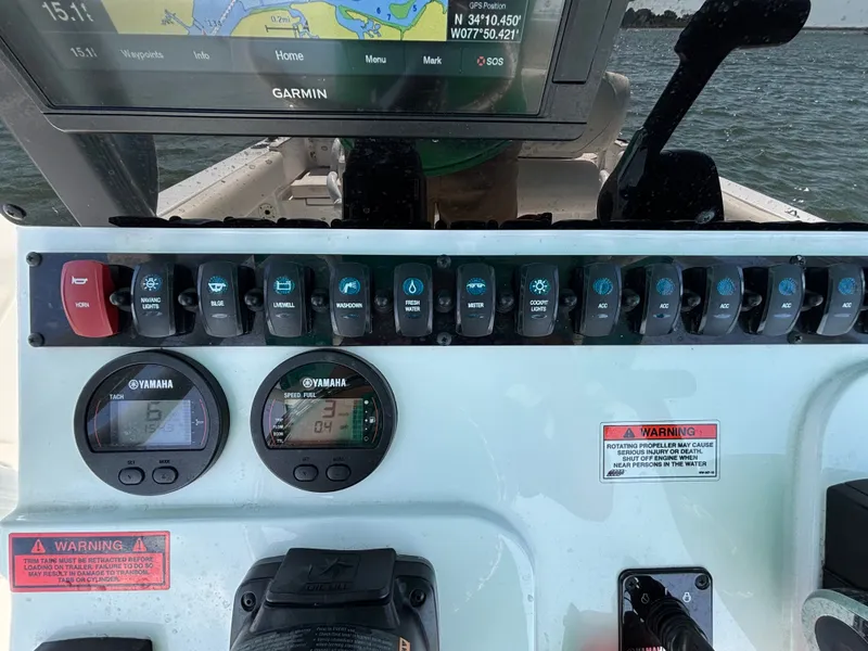 Slide: The Image of Sea Hunt Ultra 219 2021 - 36