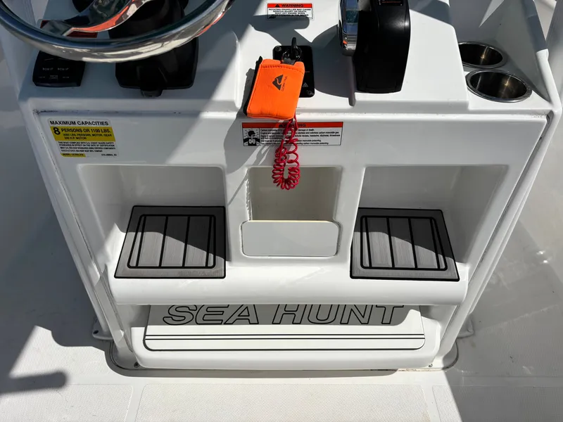 Slide: The Image of Sea Hunt Ultra 219 2021 - 41