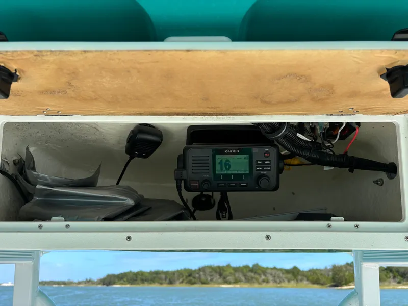 Slide: The Image of Sea Hunt Ultra 219 2021 - 45