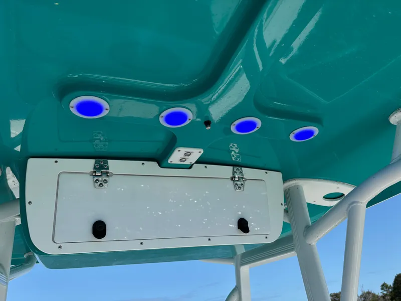 Slide: The Image of Sea Hunt Ultra 219 2021 - 46