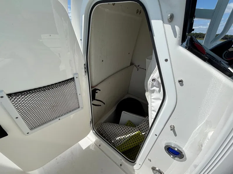 Slide: The Image of Sea Hunt Ultra 219 2021 - 49