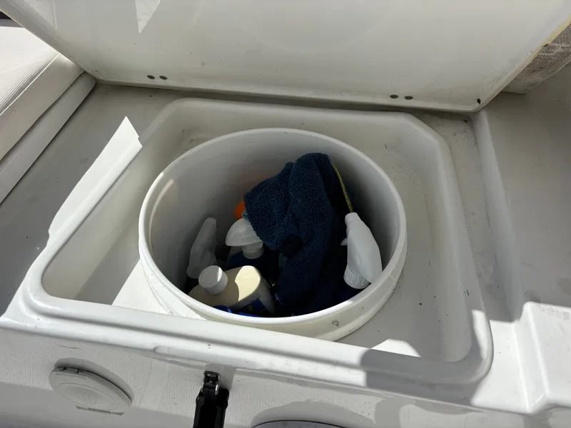 Slide: The Image of Sea Hunt Ultra 219 2021 - 57