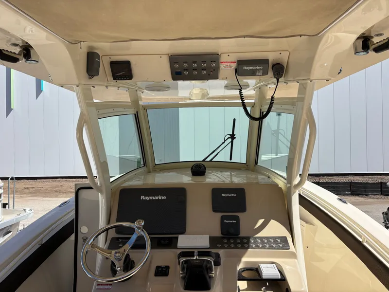 Slide: The Image of Scout 320 LXF 2014 - 15