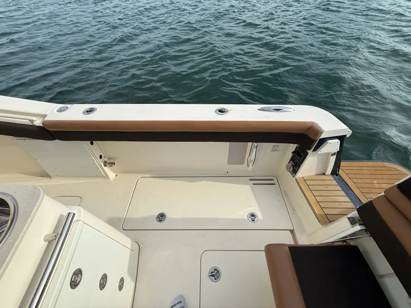 Slide: The Image of Scout 320 LXF 2014 - 21