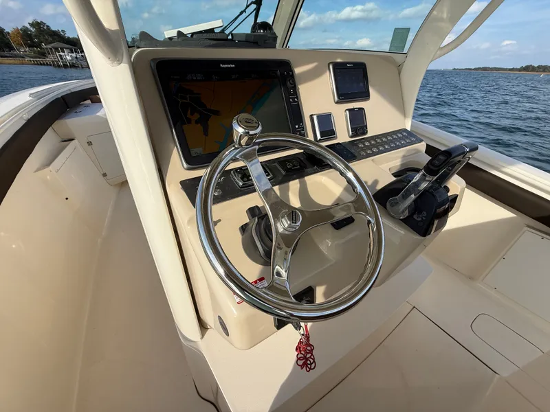 Slide: The Image of Scout 320 LXF 2014 - 24