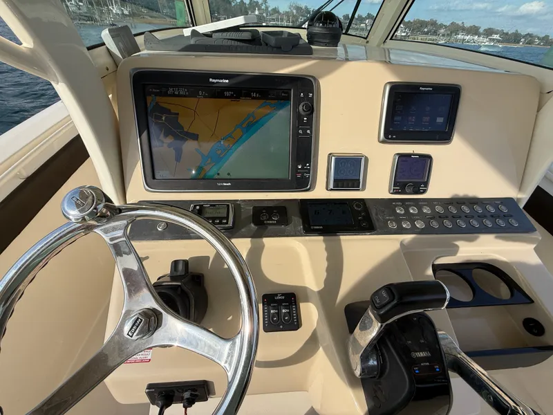 Slide: The Image of Scout 320 LXF 2014 - 27