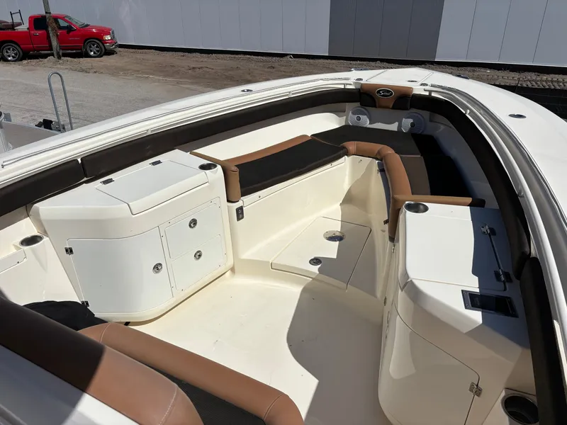 Slide: The Image of Scout 320 LXF 2014 - 4