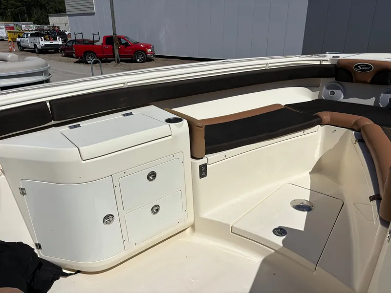 Slide: The Image of Scout 320 LXF 2014 - 5