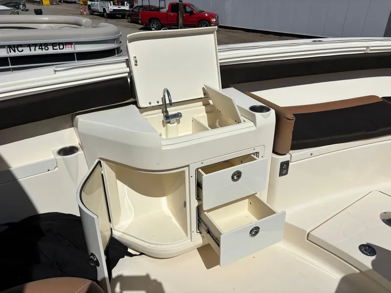 Slide: The Image of Scout 320 LXF 2014 - 6