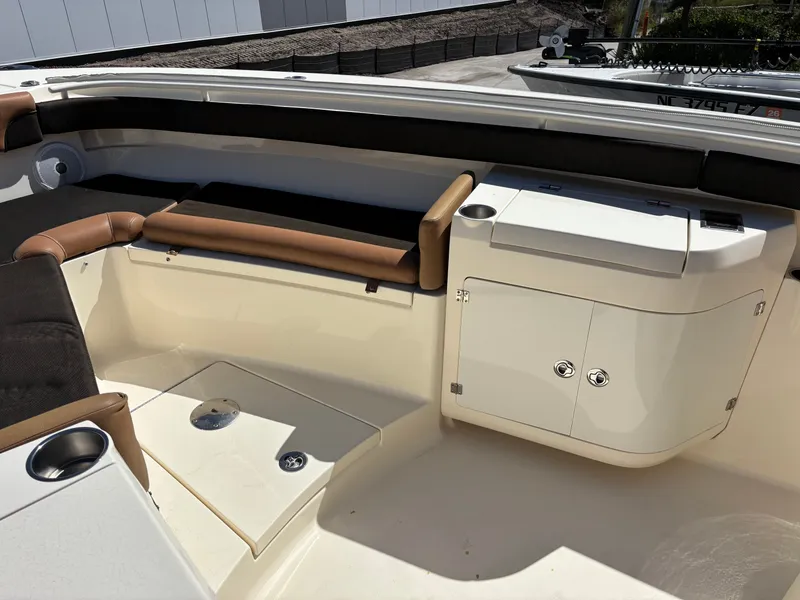 Slide: The Image of Scout 320 LXF 2014 - 7