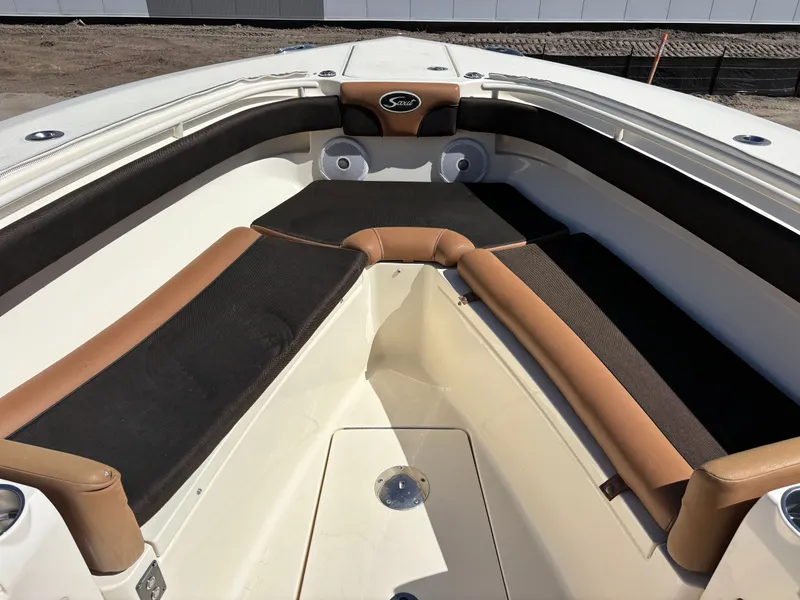 Slide: The Image of Scout 320 LXF 2014 - 9