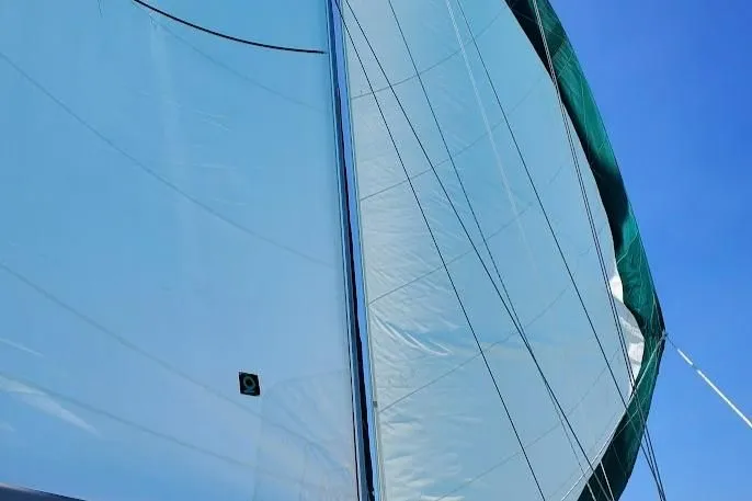 Slide: The Image of Island Packet 440 2006 - 126