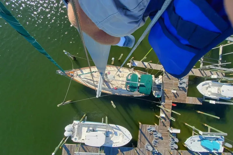 Slide: The Image of Island Packet 440 2006 - 132