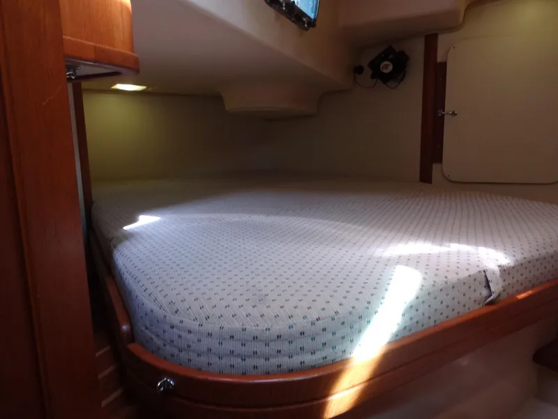 Slide: The Image of Guest stateroom berth - 24
