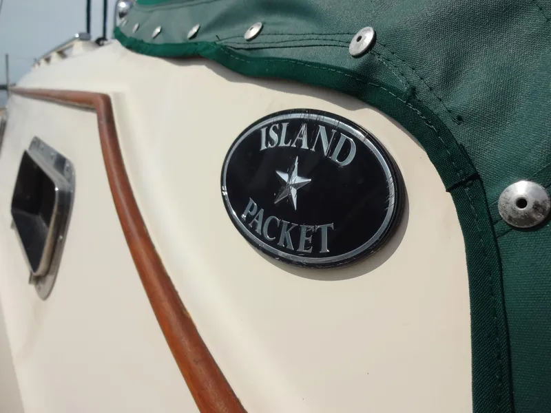 Slide: The Image of Island Packet 440 2006 - 66