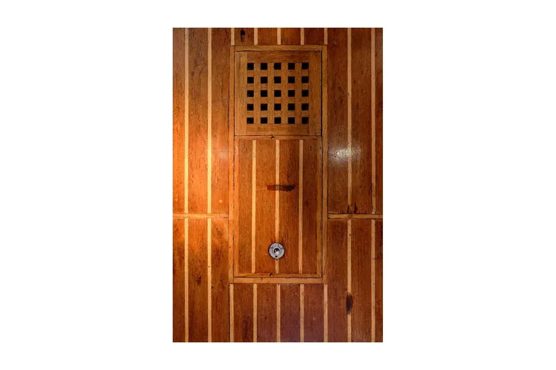 Slide: The Image of Wooden panel door with grid vent, CAL 39 MK III, 1981 model. - 73