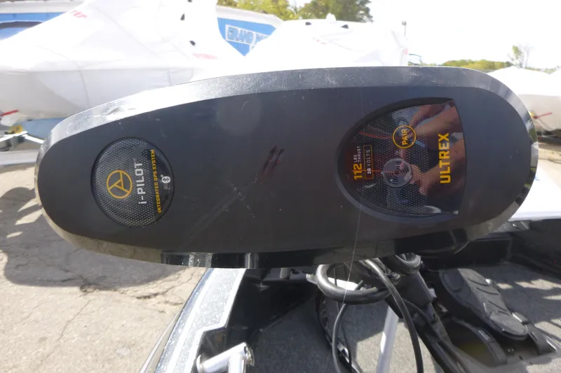 Slide: The Image of 2023 Nitro ZV21 boat with i-Pilot integrated GPS system and Ultrex motor. - 33