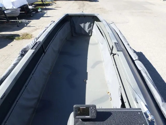 Slide: The Image of Bankes 25' Titan 2015 - 5