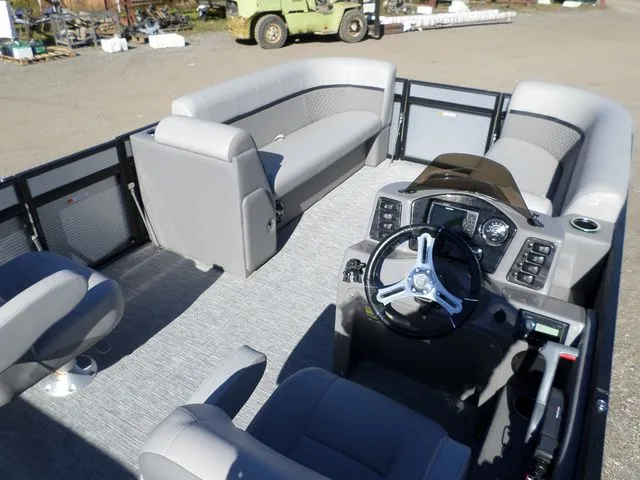 Slide: The Image of Apex Marine 822 Splash Pad LT 2024 - 4