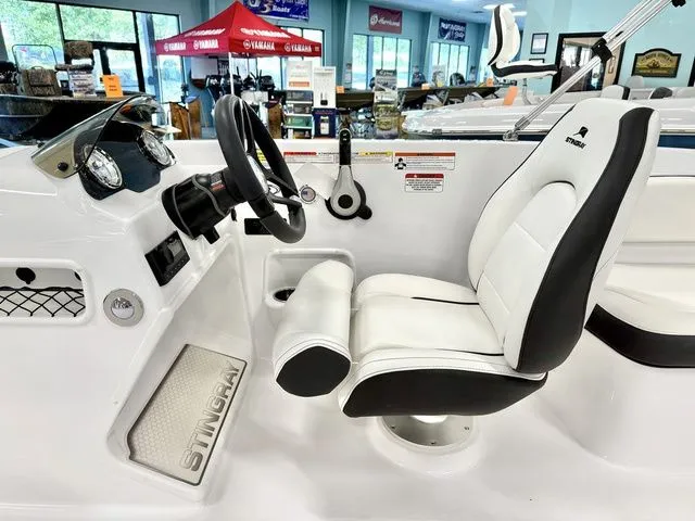 Slide: The Image of Stingray 182 SC 2026 - 6