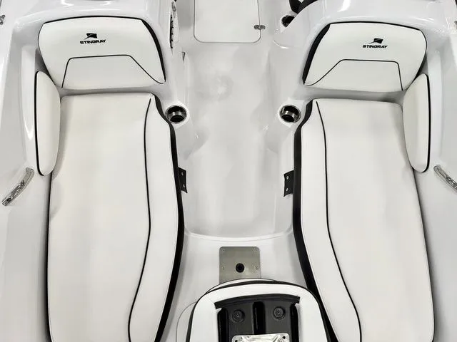 Slide: The Image of Stingray 182 SC 2026 - 8