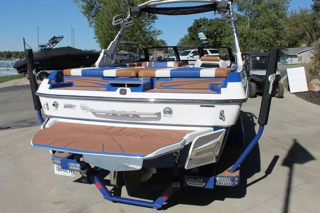 Slide: The Image of Malibu Wakesetter 21 LX 2023 - 4